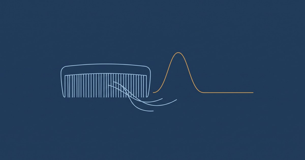 Ilustração editorial em linha fina sobre fundo azul-marinho mostrando um pente estilizado em azul-claro tênue com alguns fios soltos entre os dentes, e ao lado uma linha ascendente em âmbar que se estabiliza, sugerindo um ciclo que passa. Sem pessoas, sem rostos, sem texto e sem marcas de produto.